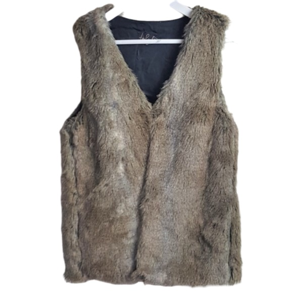 Aritzia Jackets & Blazers - Talula faux fur vest jacket